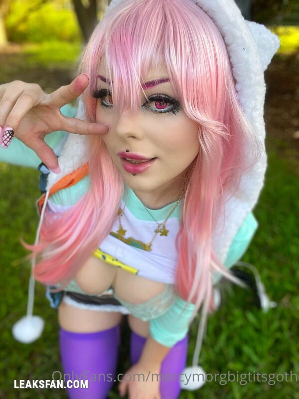 mercymorgbigtitsgoth super sonico - 2