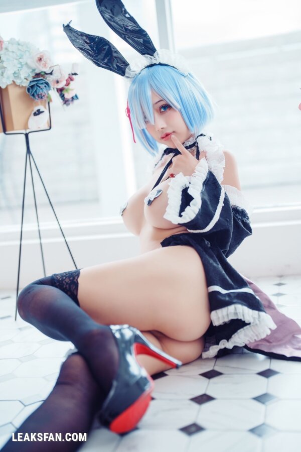 Okita Rinka - Rem Bunny Maid (Re Zero) - 1