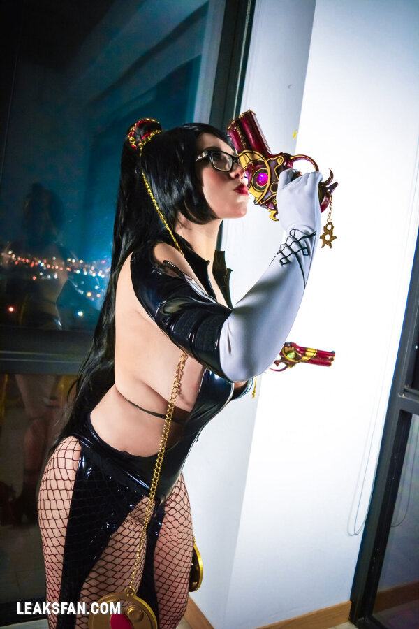 Lucy Langley - Bayonetta - 19