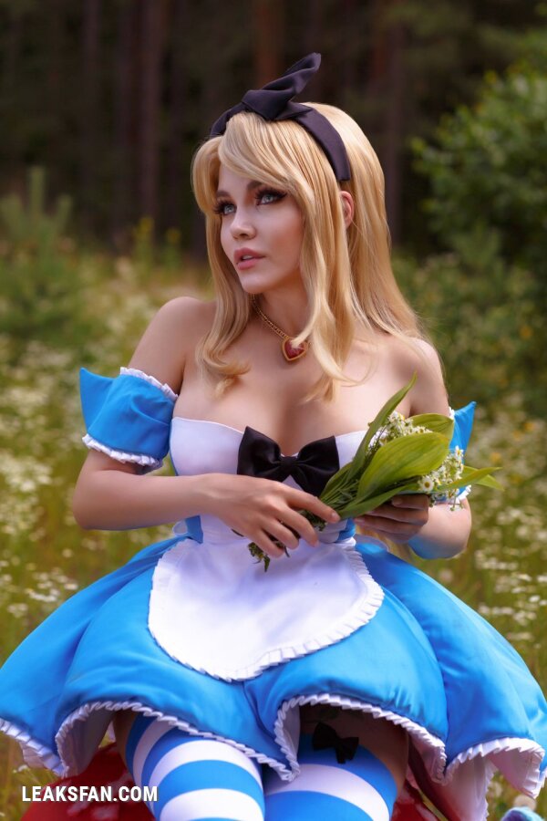 Kalinka Fox - Alice (Alice in Wonderland) - 1