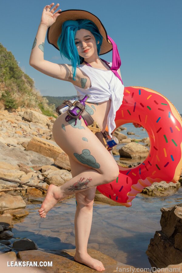 Donna Loli - Beach Jinx - 28