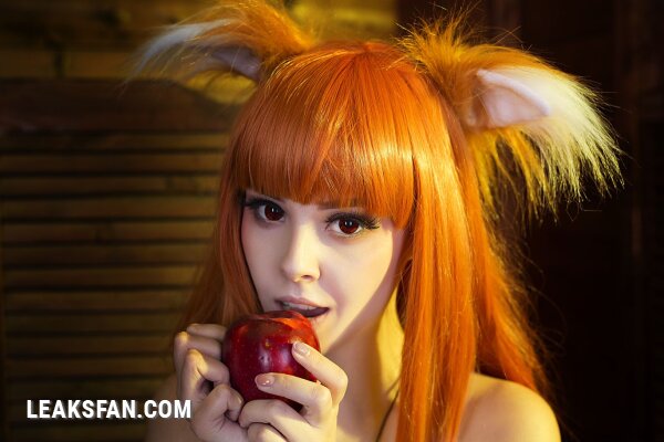 Helly Valentine - Holo (Spice and Wolf) - 1