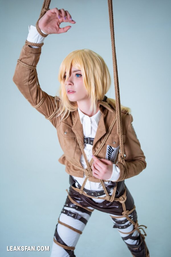 Cute Caterpillar - Historia Reiss (Shingeki No Kyojin) - 2