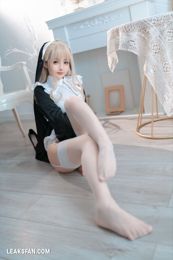 Sakurai - Nun (Random Cosplay) - 2