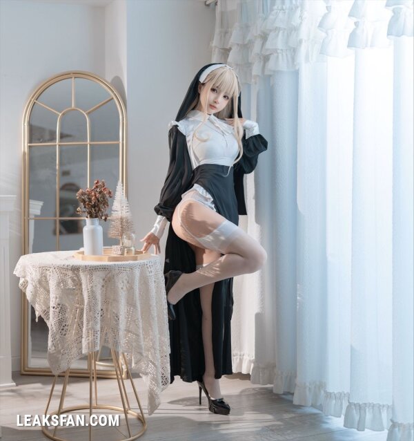 Sakurai - Nun (Random Cosplay) - 2