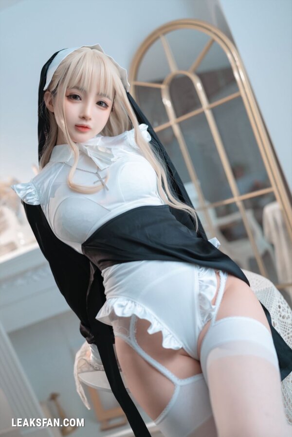 Sakurai - Nun (Random Cosplay) - 40