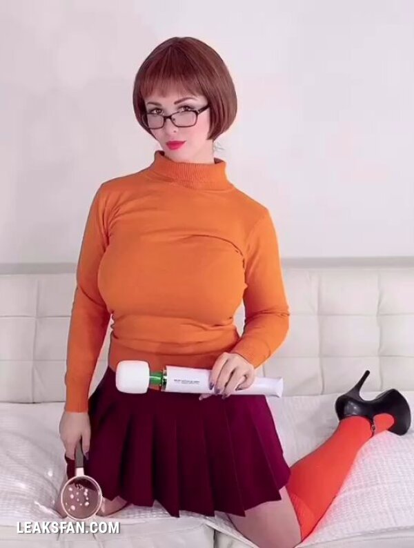 Larkin Love - Velma (Scooby Doo) - 1