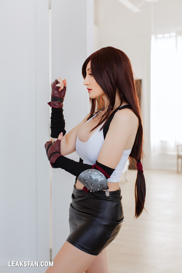 Holly Wolf - Tifa - 0