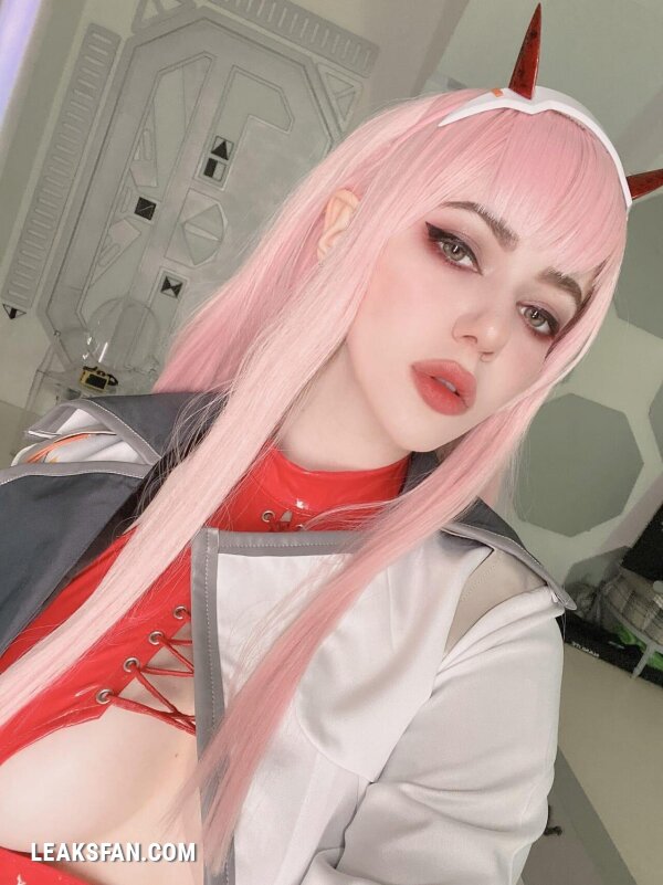 Alina Becker - Zero Two - 2