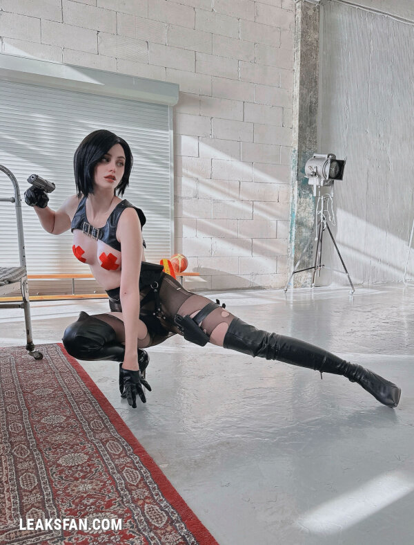 Fishy - Ada Wong - 2