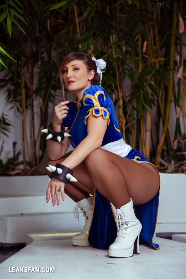 Holly Wolf - Chun-Li - 2