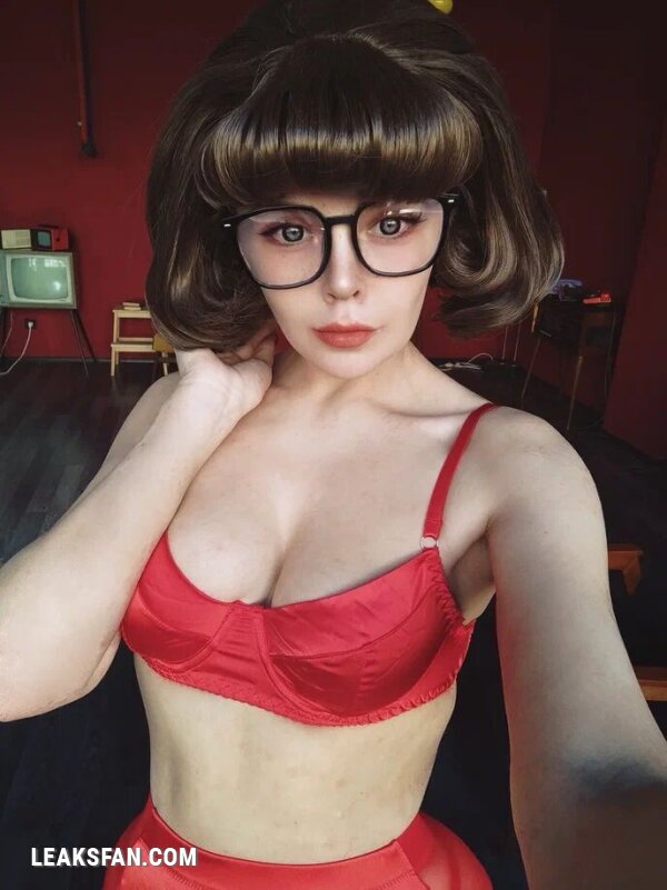 Asami Gate - Velma - 2