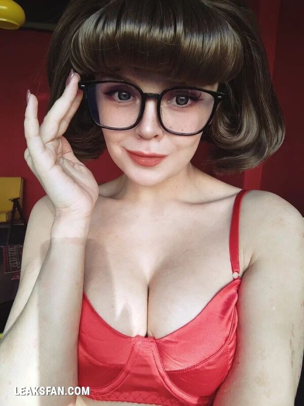 Asami Gate - Velma - 0