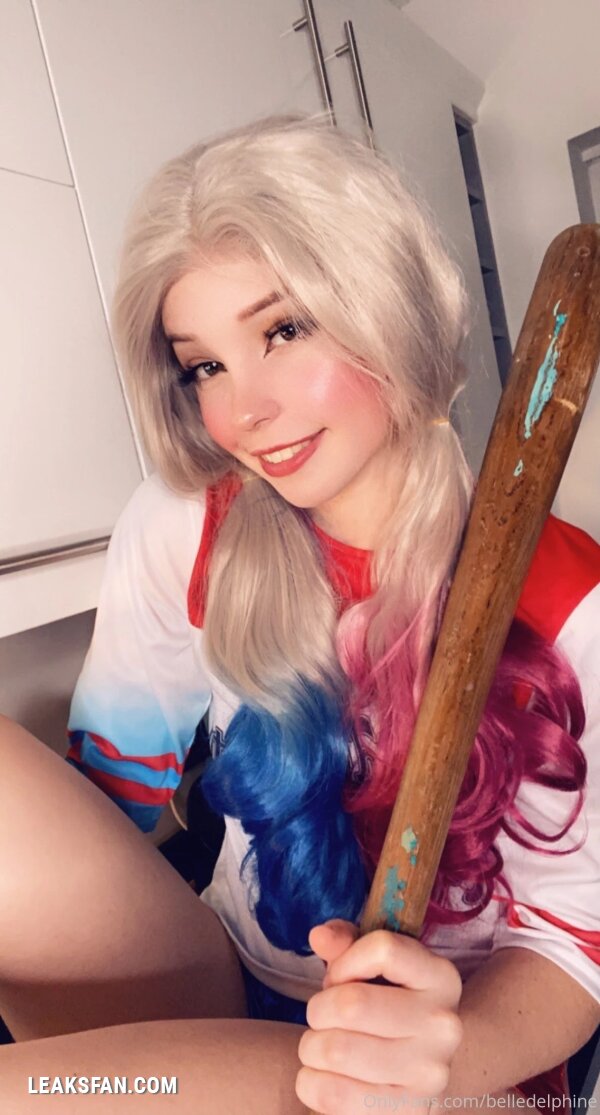 Belle Delphine - Harley Quinn - 15