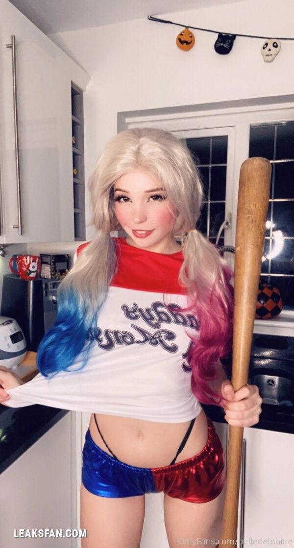 Belle Delphine - Harley Quinn - 1