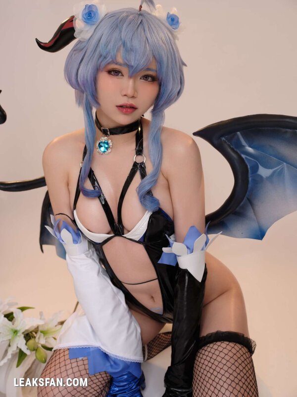 ZinieQ - Ganyu Succubus - 1