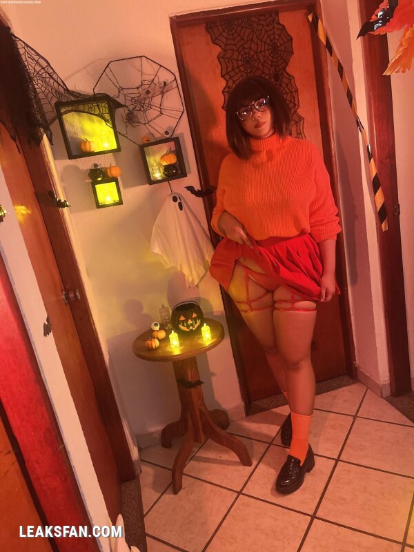 Velma Scooby Doo - 19