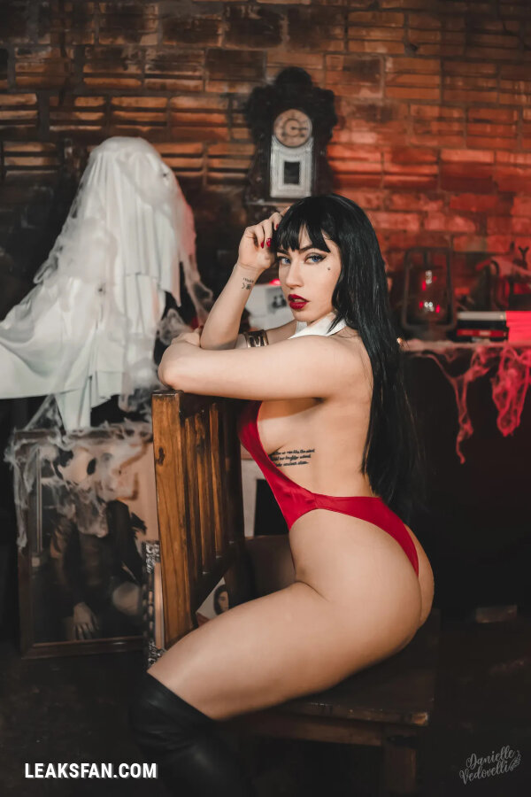 Danielle Vedovelli - Vampirella - 22