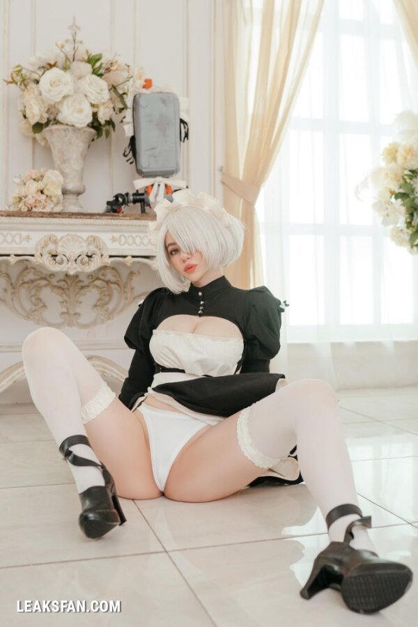 Alina Becker - 2B Maid (Nier Autómata) - 11