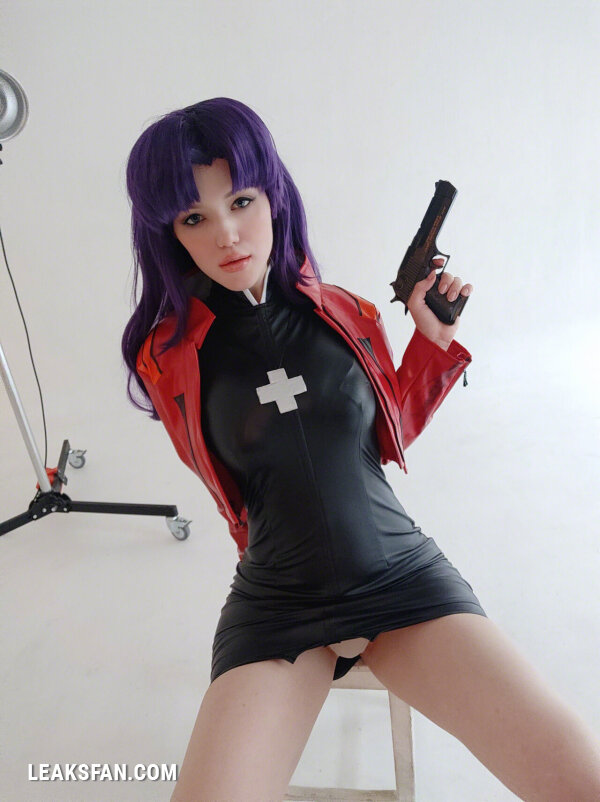 Lada Lyumos - Misato Katsuragi - 2