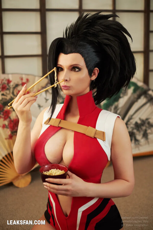 Jannet In cosplay - Momo Yaoyorozu - 0