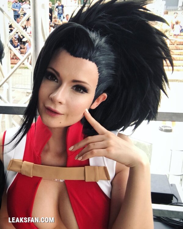 Jannet In cosplay - Momo Yaoyorozu - 2