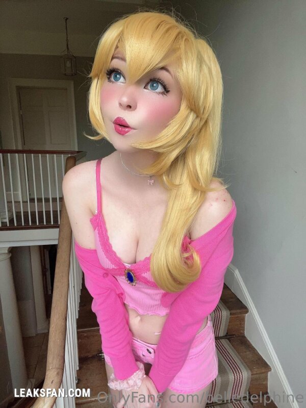 Belle Delphine - Princess Peach - 2