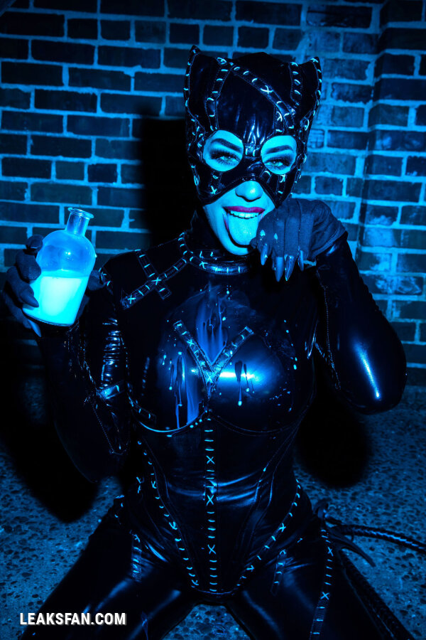 Alex Zedra - Catwoman - 0