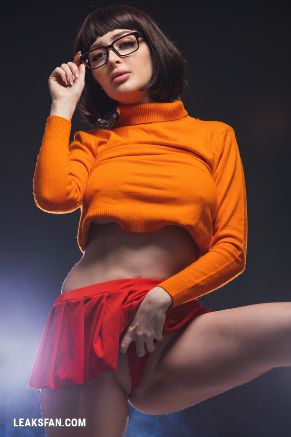 Kristen Lanae - Velma - 15