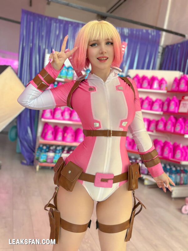 Ulichan - Gwenpool - 24