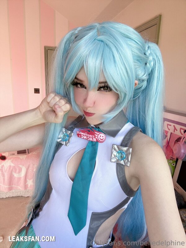 Belle Delphine ----------------- Hatsune Miku - 5