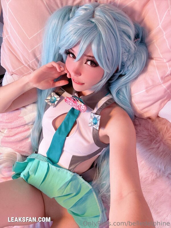 Belle Delphine ----------------- Hatsune Miku - 31