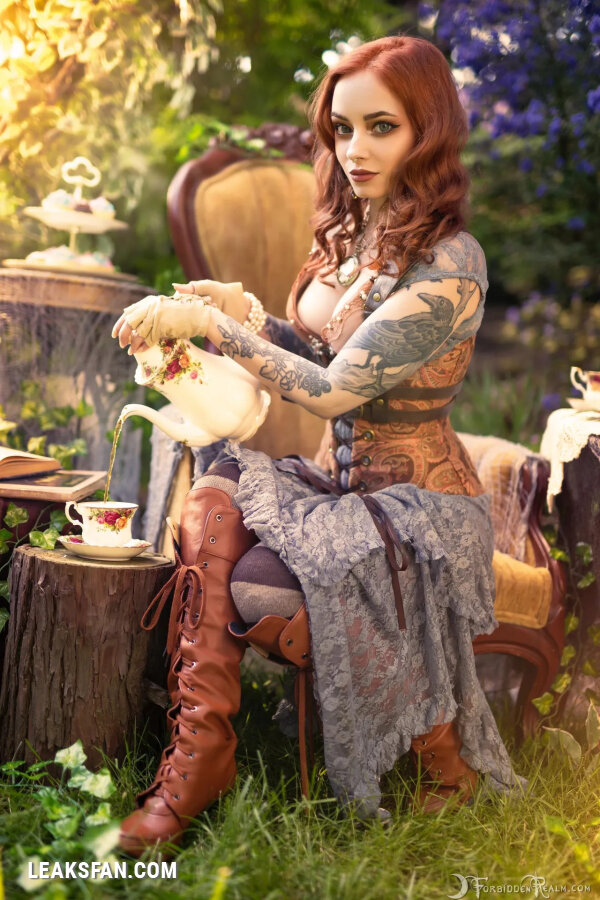 Forbidden Realm - Genevieve - The Mad Hatter (Alice in Wonderland) - 1