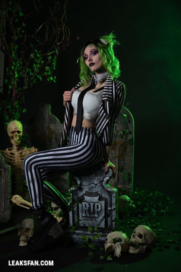 Rolyatistaylor - Beetlejuice - 1