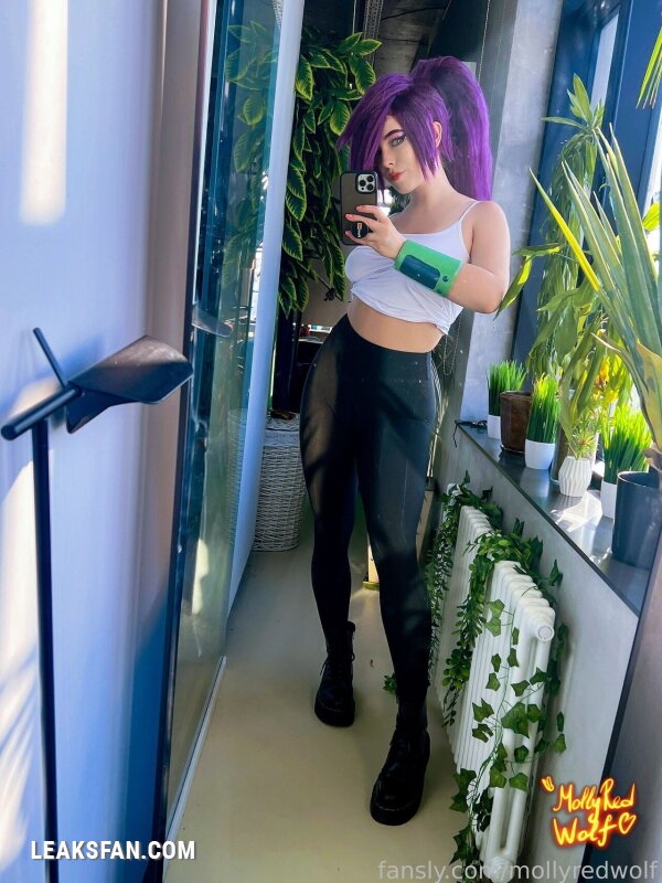 mollyredwolf leela from futurama - 1