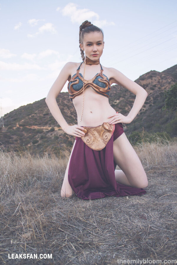 Emily Bloom is Slave Leia - 0