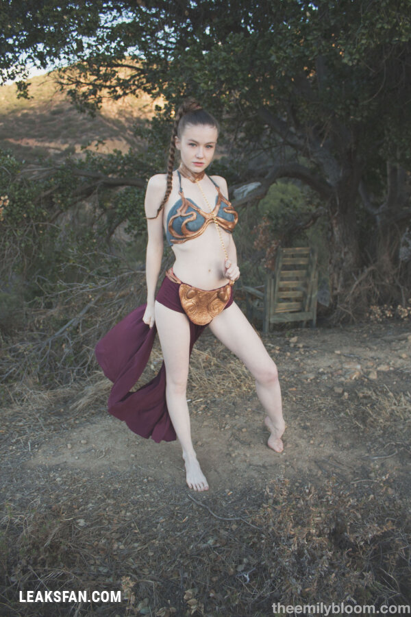 Emily Bloom is Slave Leia - 2