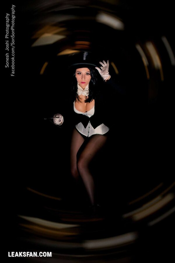 Zatanna Zatara (Justice League) - 1