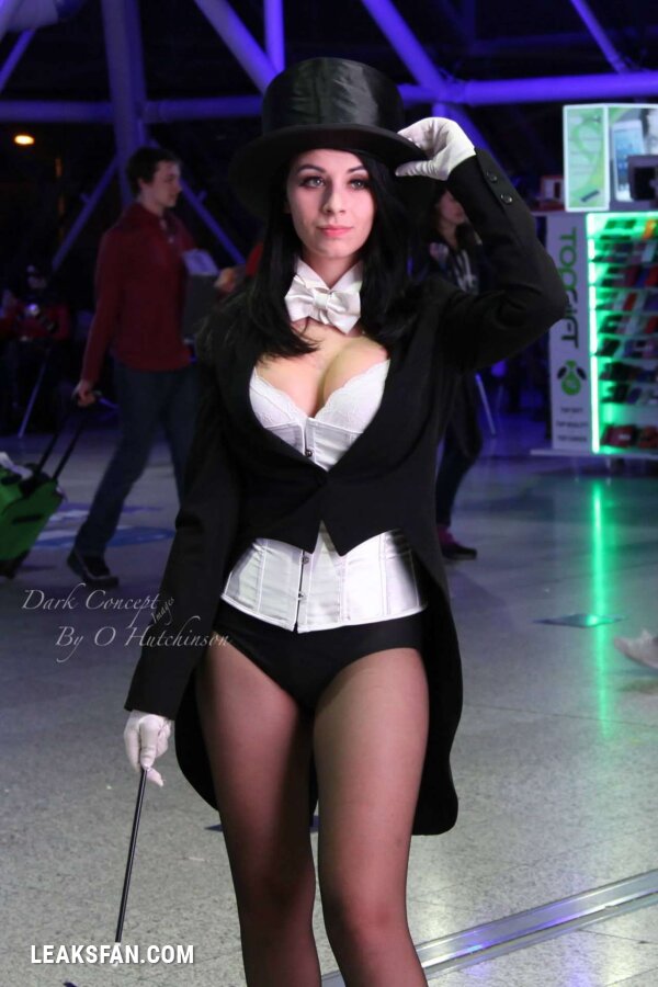 Zatanna Zatara (Justice League) - 2