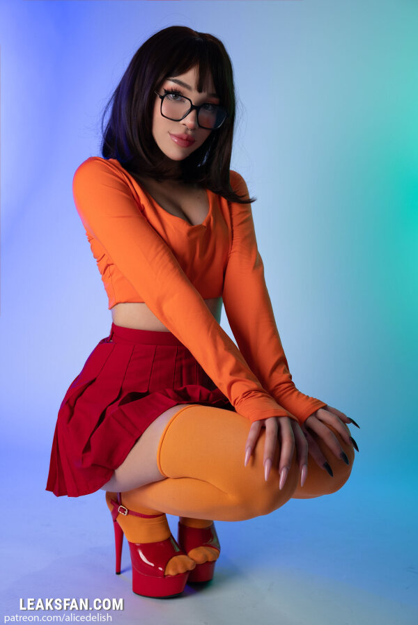 Alice Delish - Velma Dinkley - 1